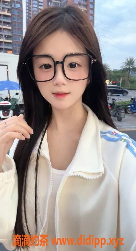 广州楼凤-天河嫩妹婷婷，800水费，天然C舌吻服务