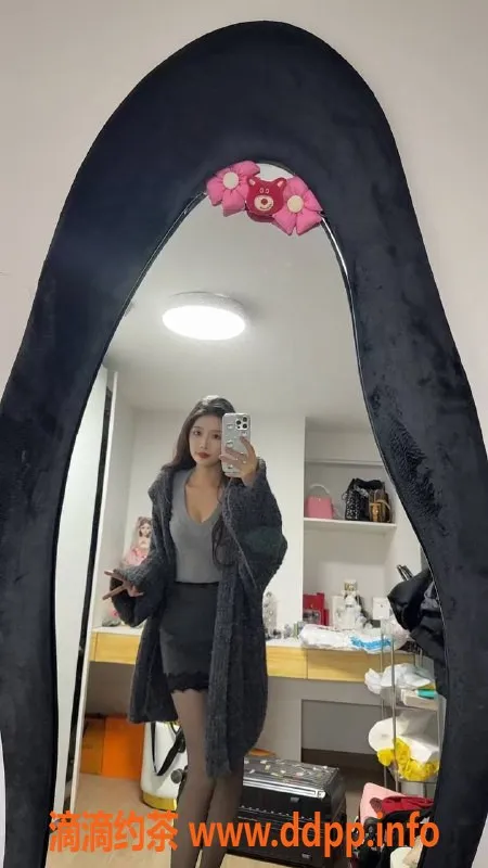 广州楼凤-荔湾嫩妹崽崽，1200p超值大胸服务