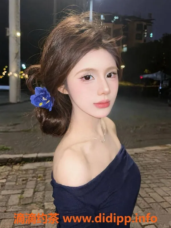 广州楼凤资源信息,番禺嫩妹小烟，水费1600p，超值服务等你体验