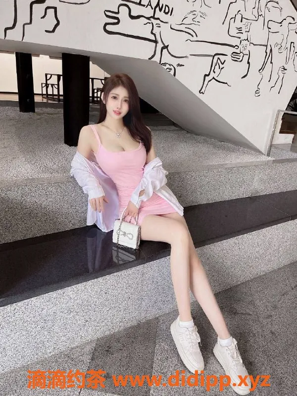 广州楼凤-天河巨乳嫩妹元宝，水费1200p等你来撩