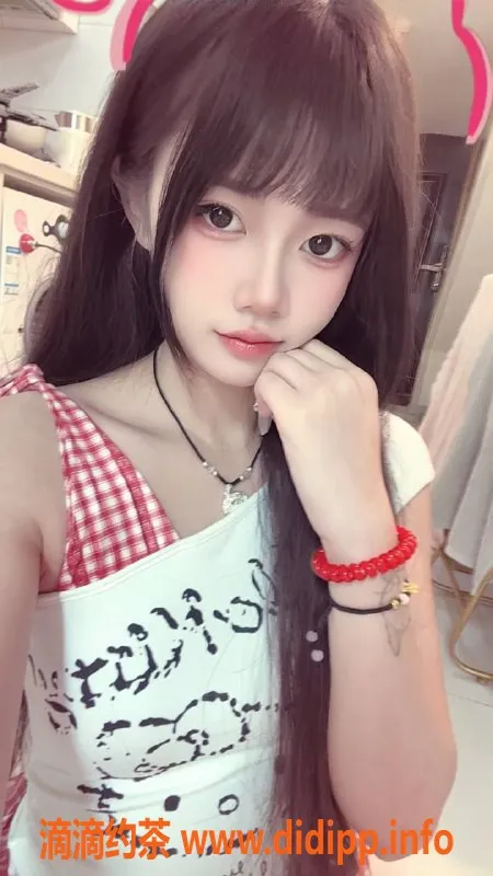 广州楼凤资源信息,白云嫩妹沐甜，700水费，蛇吻超棒！