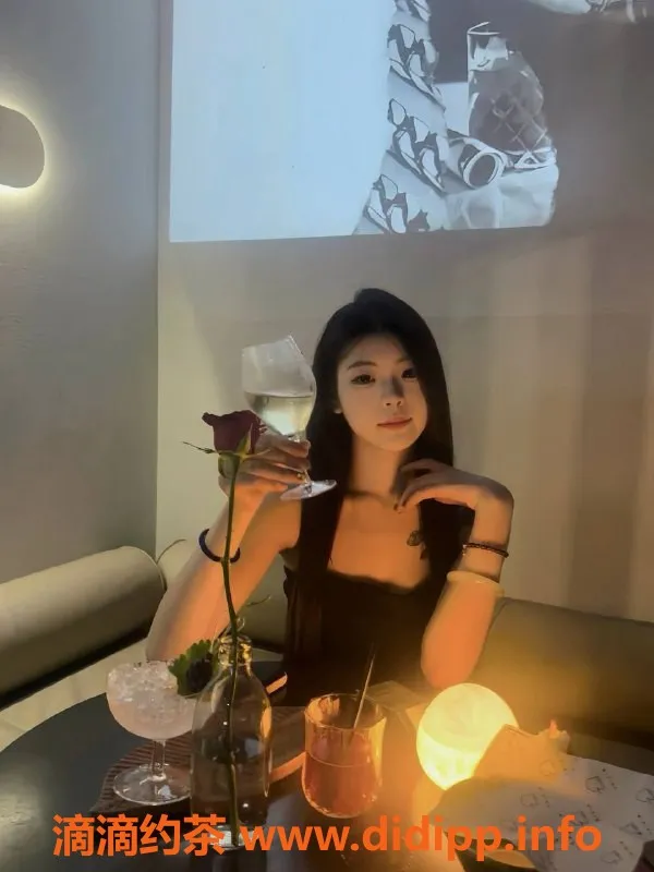 广州楼凤-天河嫩妹心心，700p享受舌吻服务