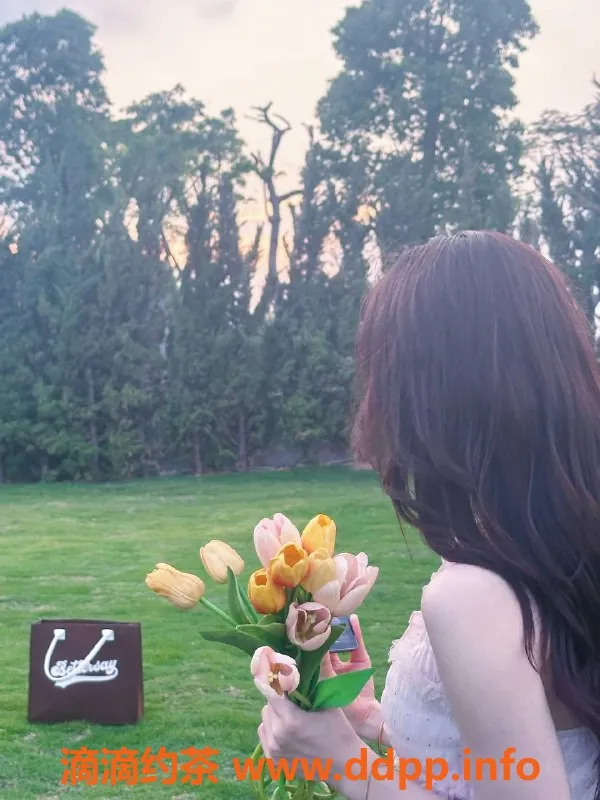 广州楼凤-白云嫩妹琳汐，仅需900p，快来体验！