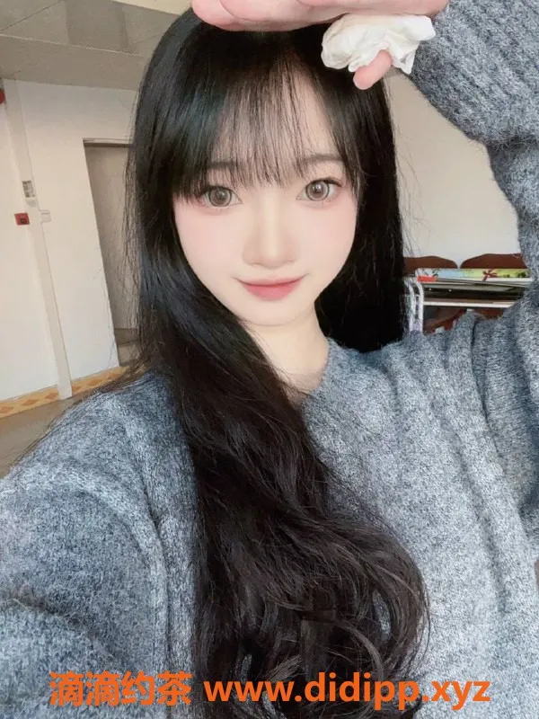 广州楼凤-荔湾嫩妹苒苒，水费999p，别错过哦！