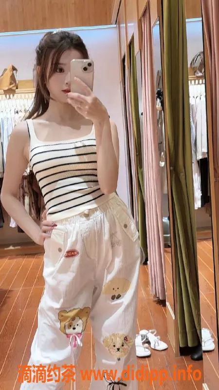 深圳楼凤-深圳龙华周周，激情爱爱1200元起