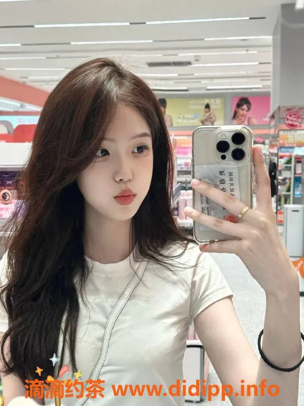 湛江楼凤资源信息,鹿鹿，身高165，年龄24，服务热情