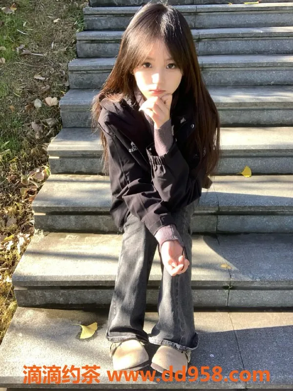 无锡楼凤-锡山区小涵，170cm白嫩妹子，陪浴69服务