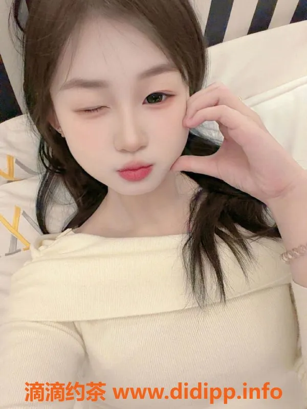 常州楼凤-溧阳小狸，172cm 108斤 18岁诱惑嫩妹服务