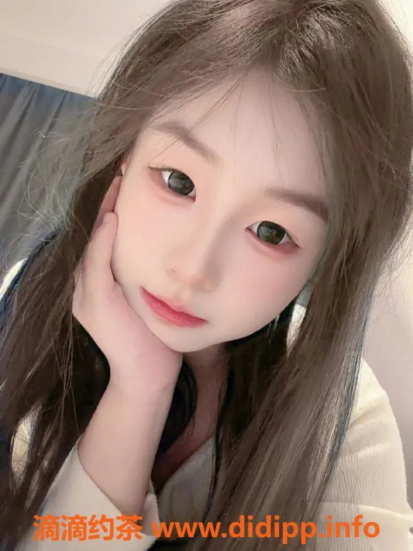 常州楼凤-溧阳小狸，172cm 108斤 18岁诱惑嫩妹服务