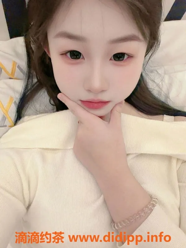 常州楼凤-溧阳小狸，172cm 108斤 18岁诱惑嫩妹服务