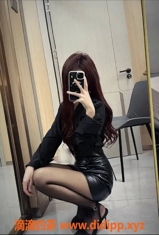 深圳楼凤-宝安小不点，800元起，体验鸳鸯浴与深喉服务