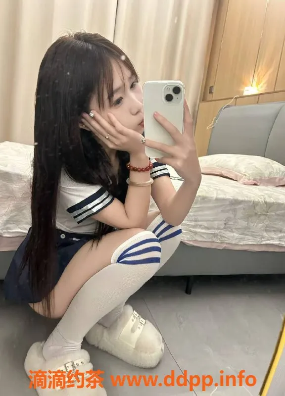 深圳楼凤-宝安小不点，800元起，体验鸳鸯浴与深喉服务