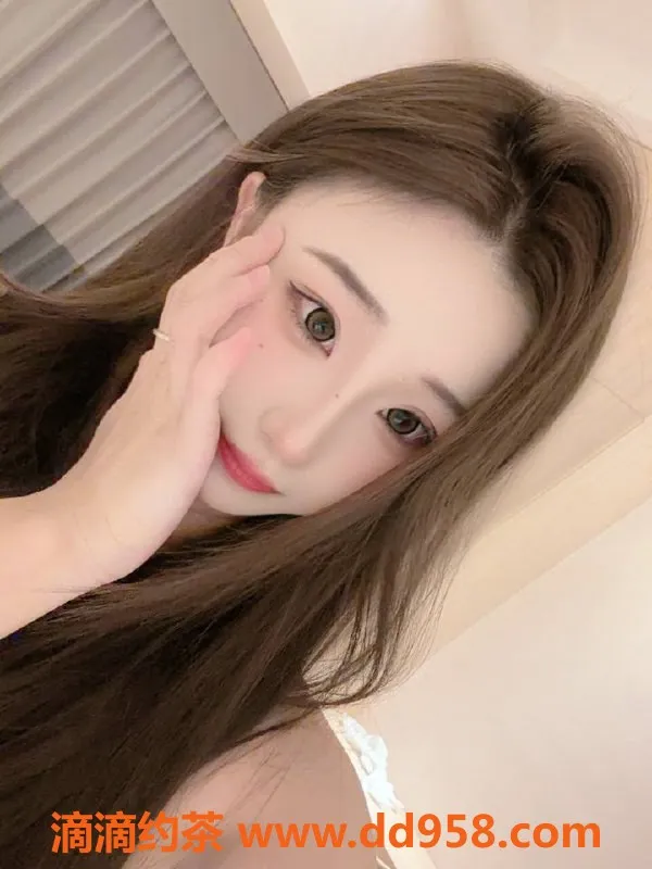 广州楼凤资源信息,天河嫩妹杨柳，800水费，激情舌吻服务