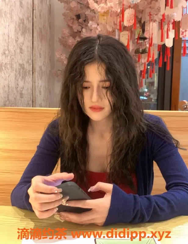 广州楼凤资源信息,天河九尾狐，嫩妹混血，水费800p