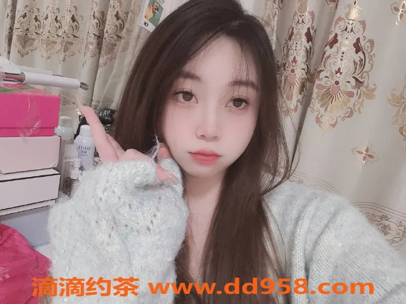 深圳楼凤资源信息,福田嫩妹苏怡，制服舌吻，800元起