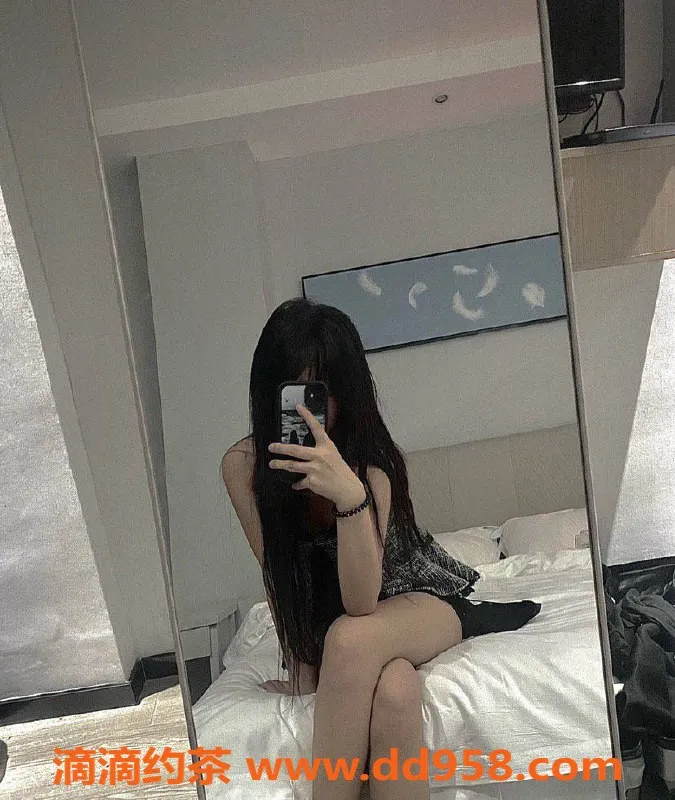 深圳楼凤-宝安嫩妹可可，700P起，制服调情服务