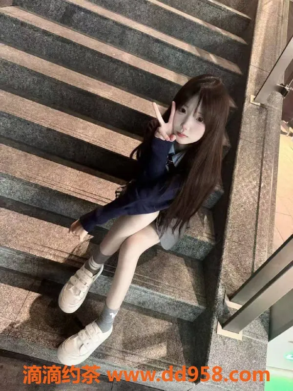 深圳楼凤-罗湖优优：19岁长腿嫩妹，170cm 48kg，价格1499起