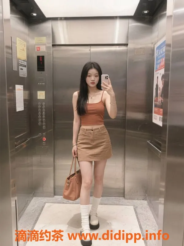 广州楼凤-天河嫩妹小豆米，550p舌吻服务等你来体验！