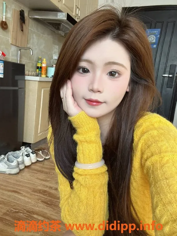 广州楼凤-黄埔嫩妹小漫，700p体验超值！