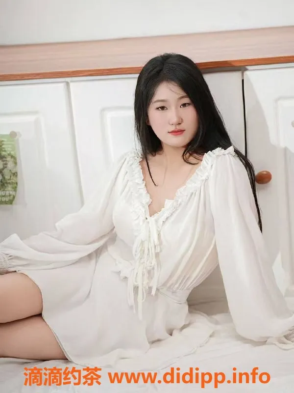 广州楼凤-白云小妮，700元视频验证学妹，超值服务等你体验