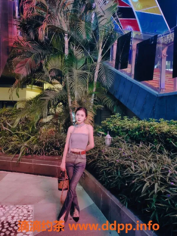 深圳楼凤-龙华芊芊，1200P，服务优质！