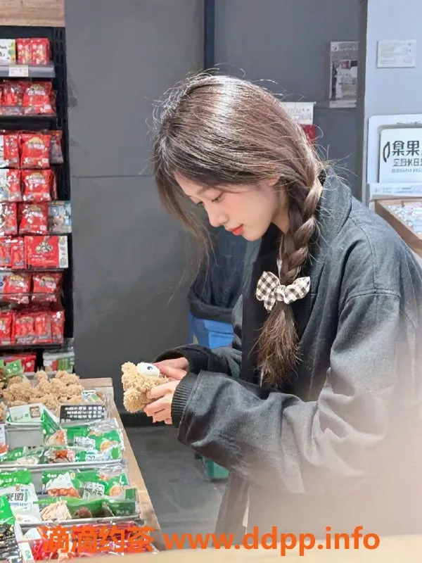 成都楼凤-锦江区KK小姐，9岁身材，课时费7/12