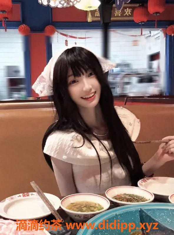 广州楼凤-白云嫩妹穆穆，长腿COS，水费1200p