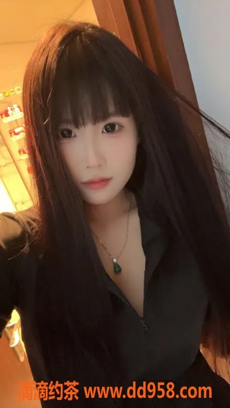 广州楼凤-白云小雪，嫩妹大胸，700p等你来撩！