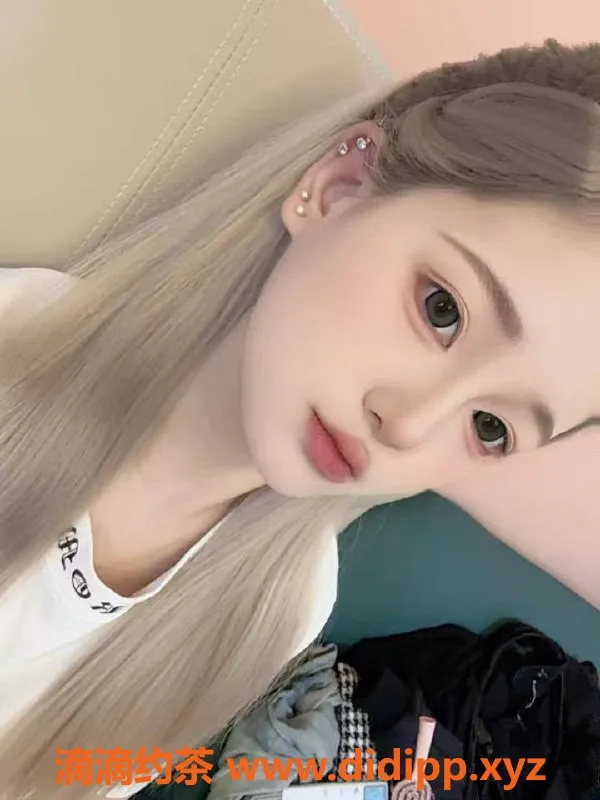 广州楼凤-天河嫩妹小木木，600p水费，激情舌吻等你来体验