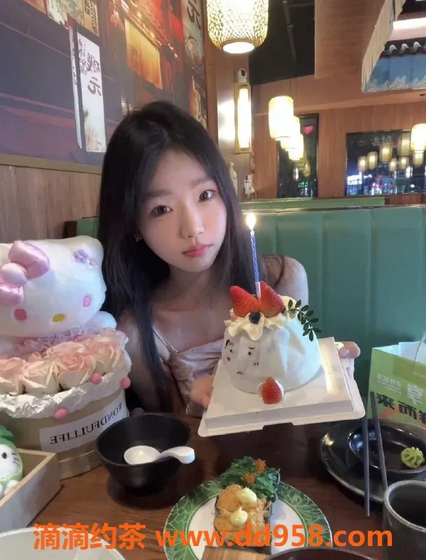 常州楼凤-武进大长腿嫩妹，177cm，95斤，陪浴服务