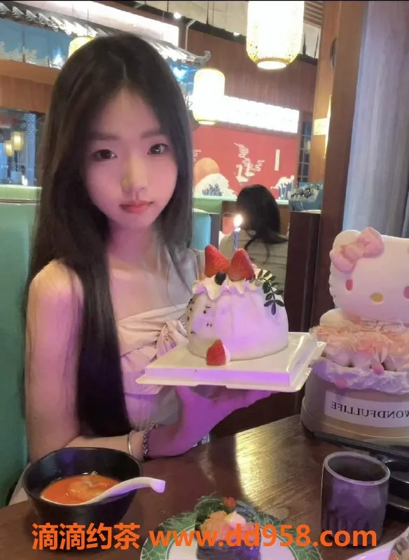 常州楼凤-武进大长腿嫩妹，177cm，95斤，陪浴服务