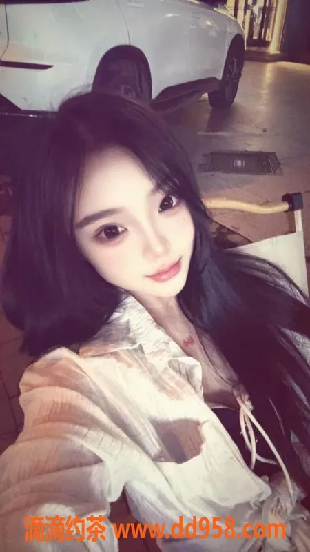 常州楼凤-武进胡萝卜，160CM嫩妹，800元起，陪浴调情服务