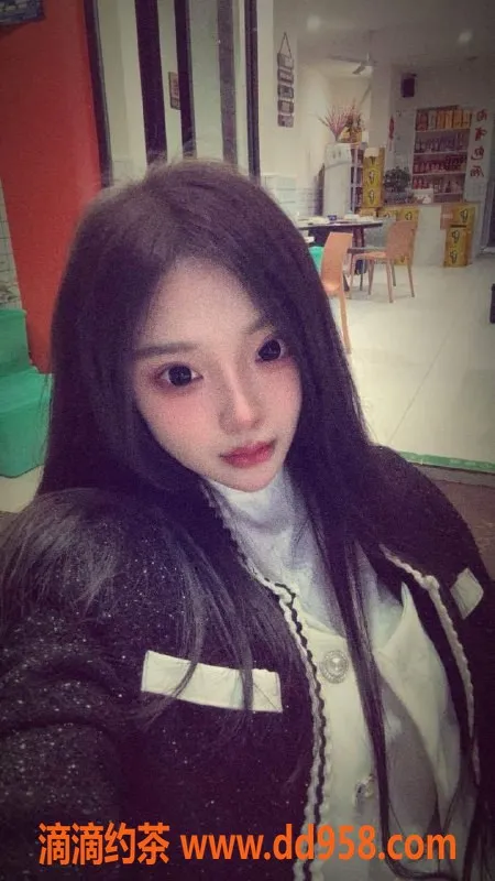 常州楼凤资源信息,武进胡萝卜，160CM嫩妹，800元起，陪浴调情服务