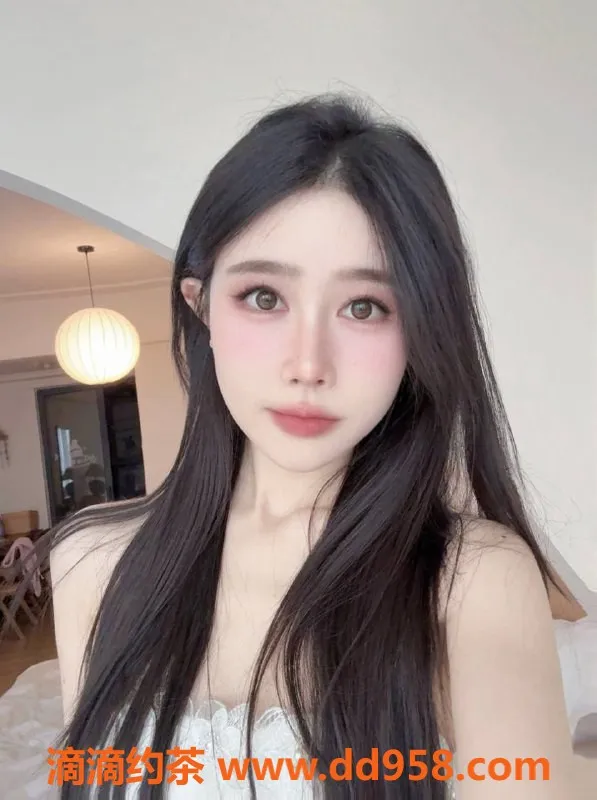 广州楼凤-天河嫩妹沐颜，水费800，热情舌吻服务！