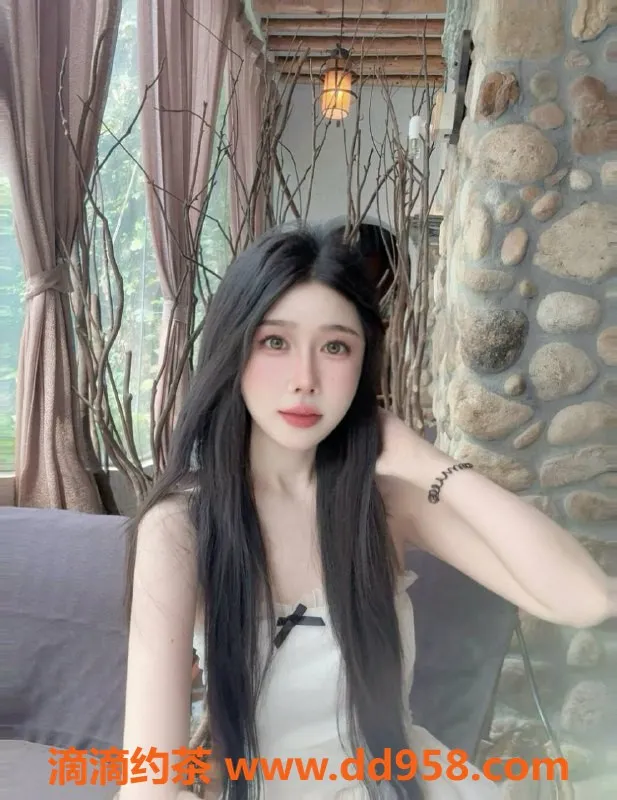 广州楼凤-天河嫩妹沐颜，水费800，热情舌吻服务！