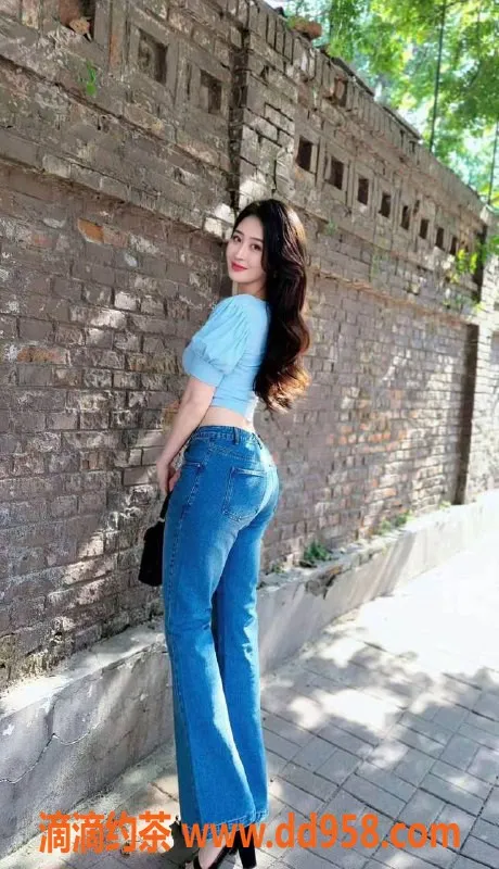 广州楼凤-天河月亮，御姐双飞，900水费等你来体验！