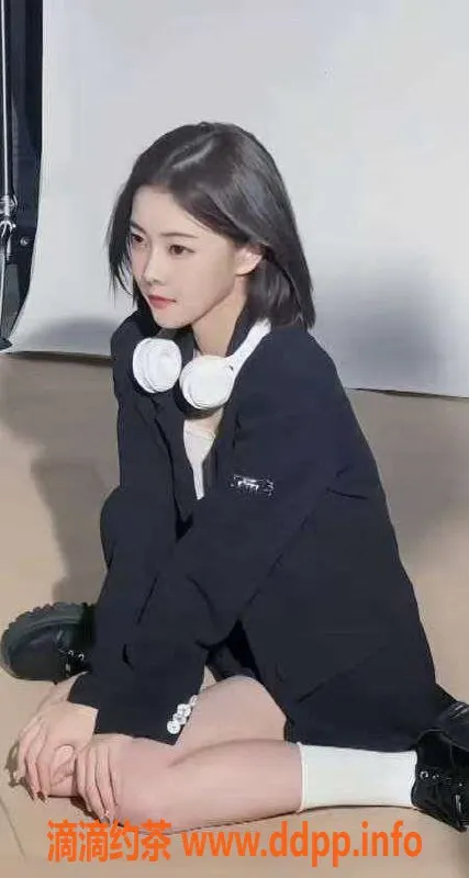 广州楼凤-广州白云小薇-26岁，162cm，茶水费400起