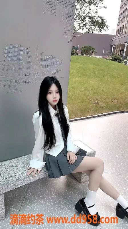 广州楼凤-天河嫩妹依依，800水费，舌吻服务来袭！