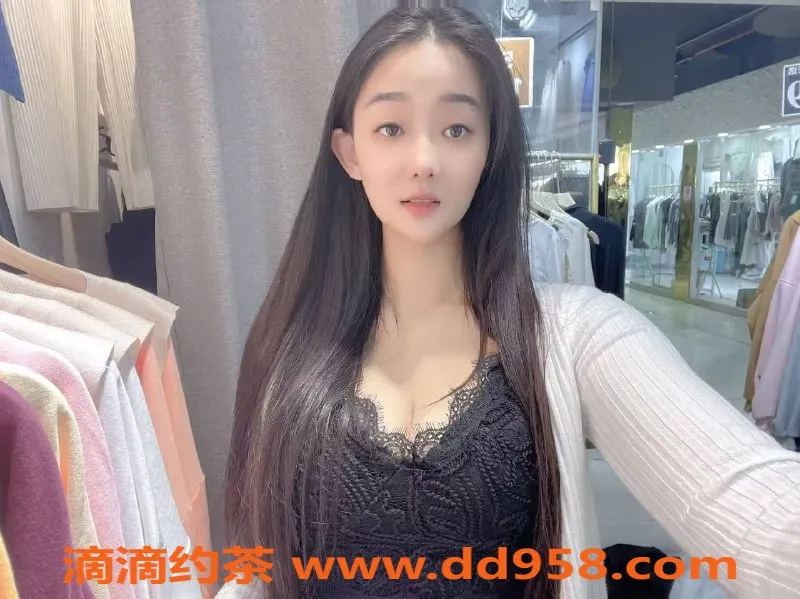 深圳楼凤-深圳福田大胸妹，900p起，御姐制服体验