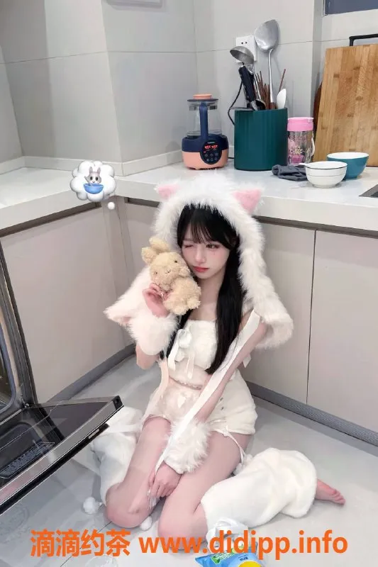 深圳楼凤-罗湖草莓奶糖，1300元嫩妹服务