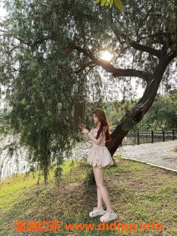 广州楼凤-天河嫩妹崽崽，600元大胸长腿服务