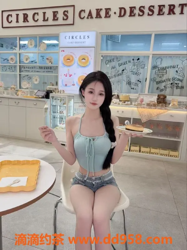 广州楼凤-天河嫩妹冰冰，800水费，69服务等你来体验！