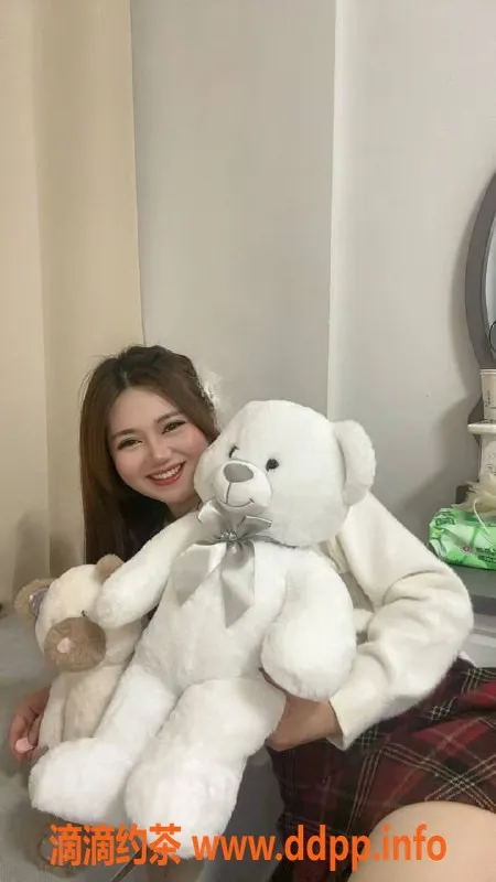 广州楼凤-天河琳琳，500元高端服务，年轻可爱