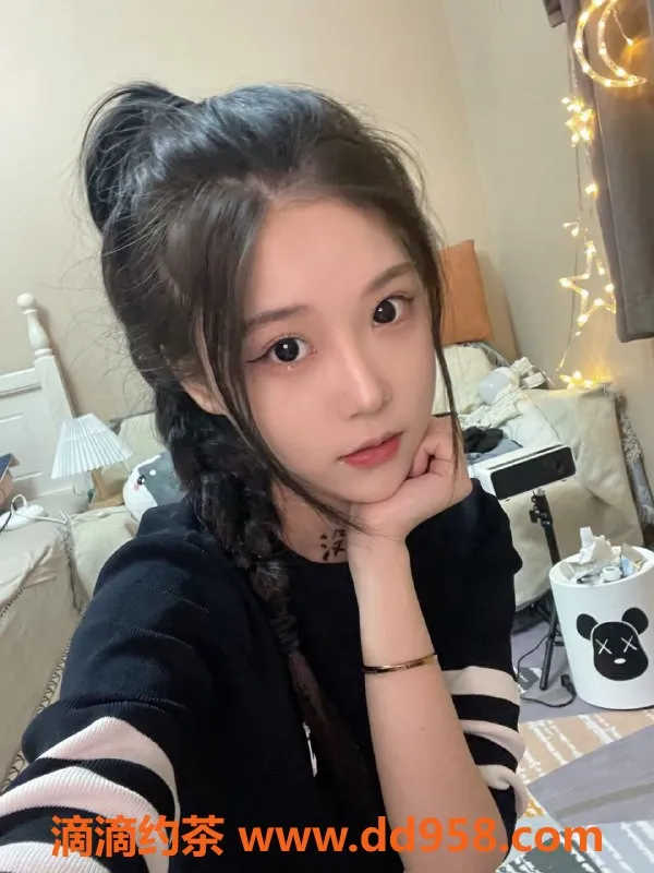 广州楼凤-海珠凤梨，身材火辣，课费1100p