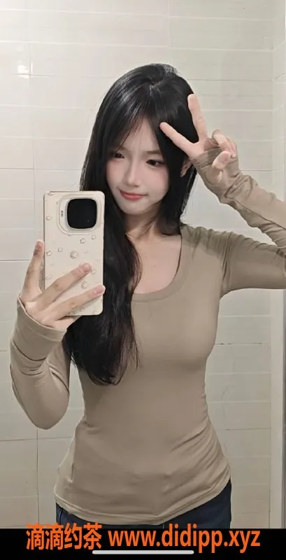 南通楼凤-南通崇川区07花花，168高97体重，B+罩杯，服务多样