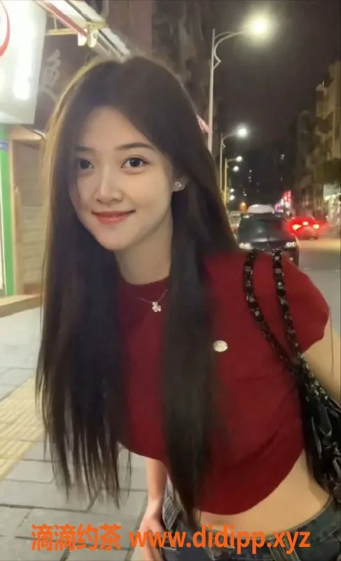 深圳楼凤-龙华迪迪，1200元私密服务，值得尝试！