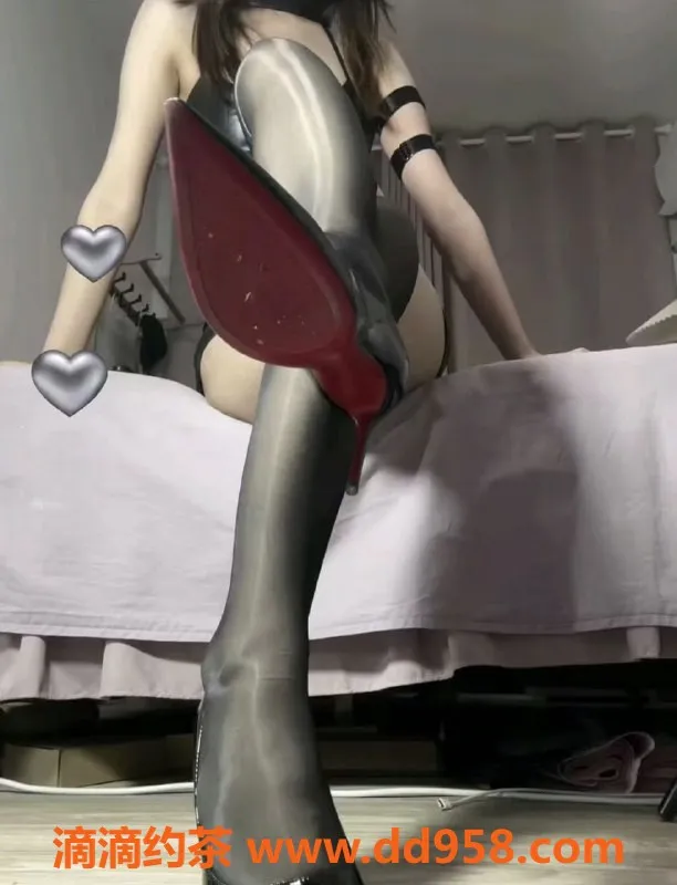 深圳抓龙筋-深圳高端美少女丝足 SM 工作室，尽享放松体验