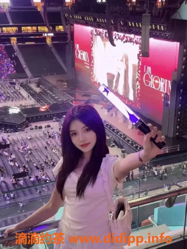 深圳楼凤-南山Lucky，23岁165c 45kg，3000元起