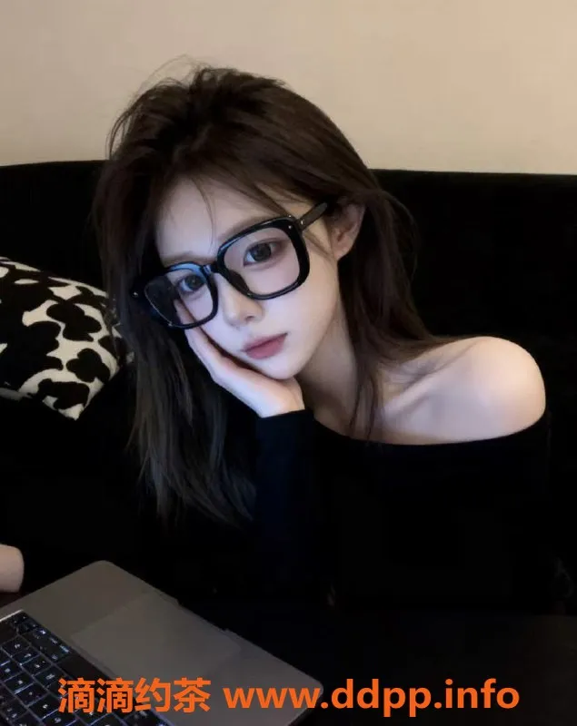 常州楼凤-武进白月光草莓，165身高C罩杯陪浴服务