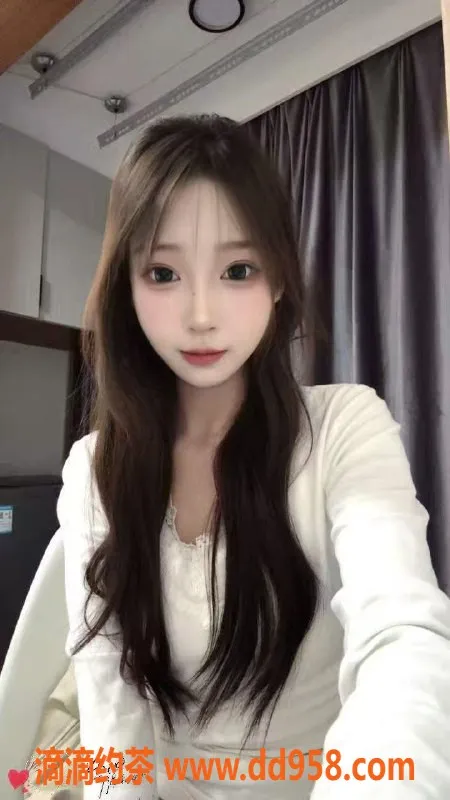 常州外围-武进雪雪 165cm嫩妹 伴浴口交1600/pp